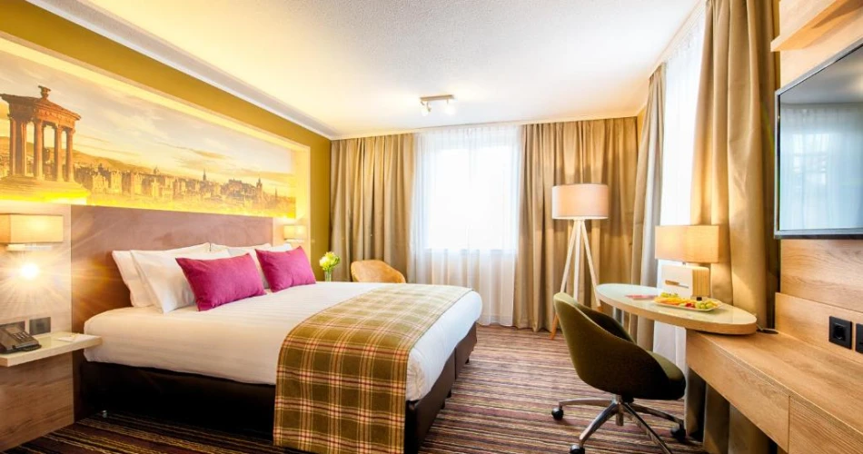 Top 14 Hotels Near Edinburgh Castle: Stay in the Heart of History
