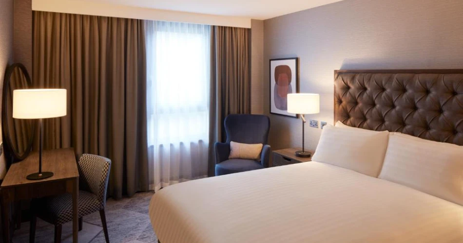 Top 14 Hotels Near Edinburgh Castle: Stay in the Heart of History