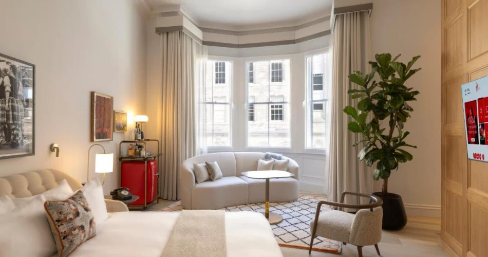 Top 14 Hotels Near Edinburgh Castle: Stay in the Heart of History