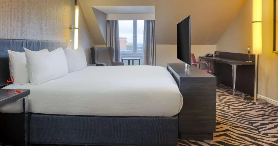 Top 14 Hotels Near Edinburgh Castle: Stay in the Heart of History