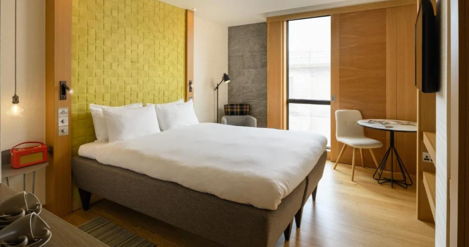 Top 14 Hotels Near Edinburgh Castle: Stay in the Heart of History