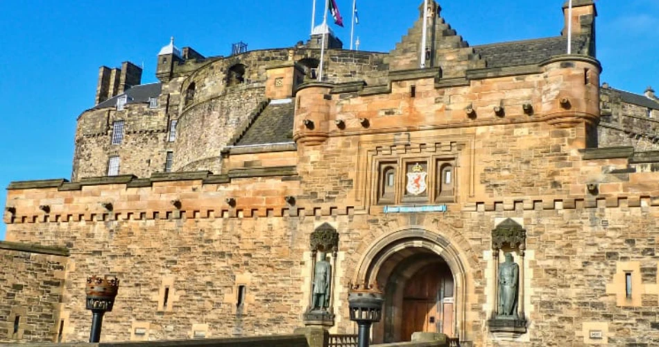 Top 14 Hotels Near Edinburgh Castle: Stay in the Heart of History