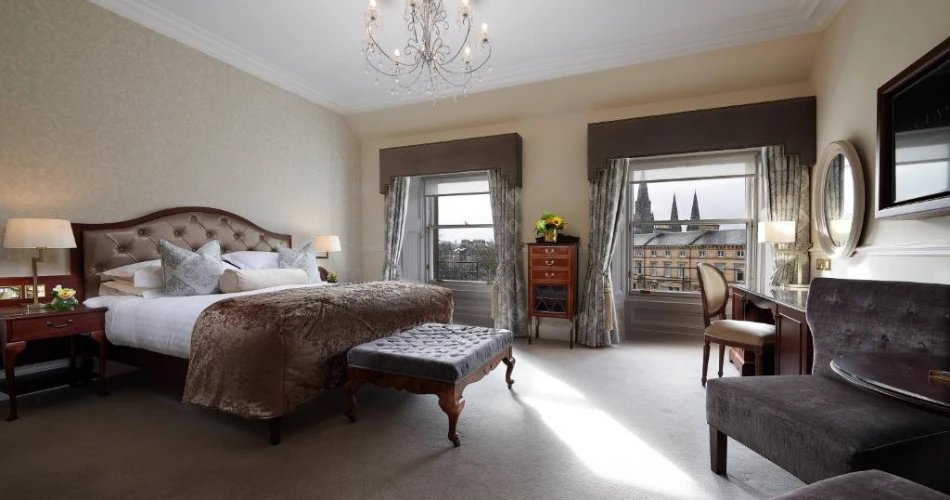 Top 14 Hotels Near Edinburgh Castle: Stay in the Heart of History