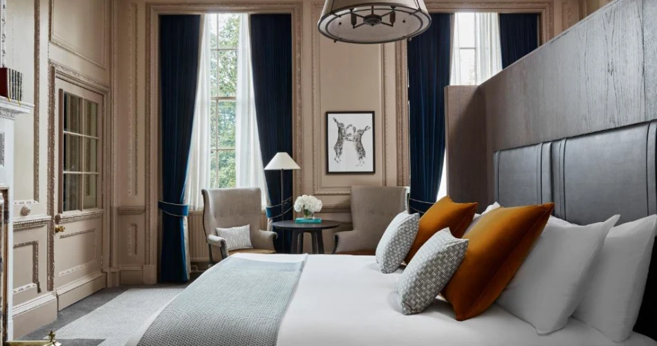 Park and Unwind: Hotels Near Edinburgh Castle Offering Hassle-Free Parking