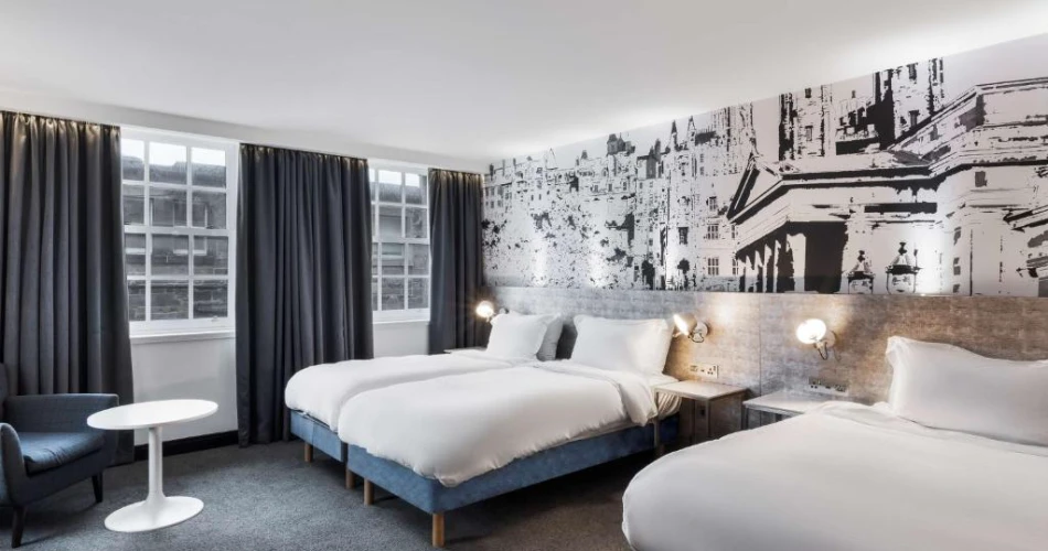 Park and Unwind: Hotels Near Edinburgh Castle Offering Hassle-Free Parking