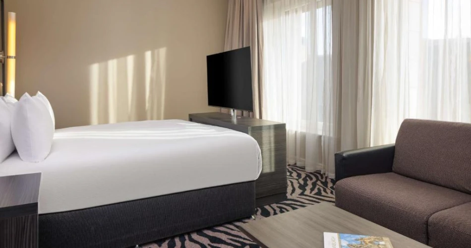 Park and Unwind: Hotels Near Edinburgh Castle Offering Hassle-Free Parking