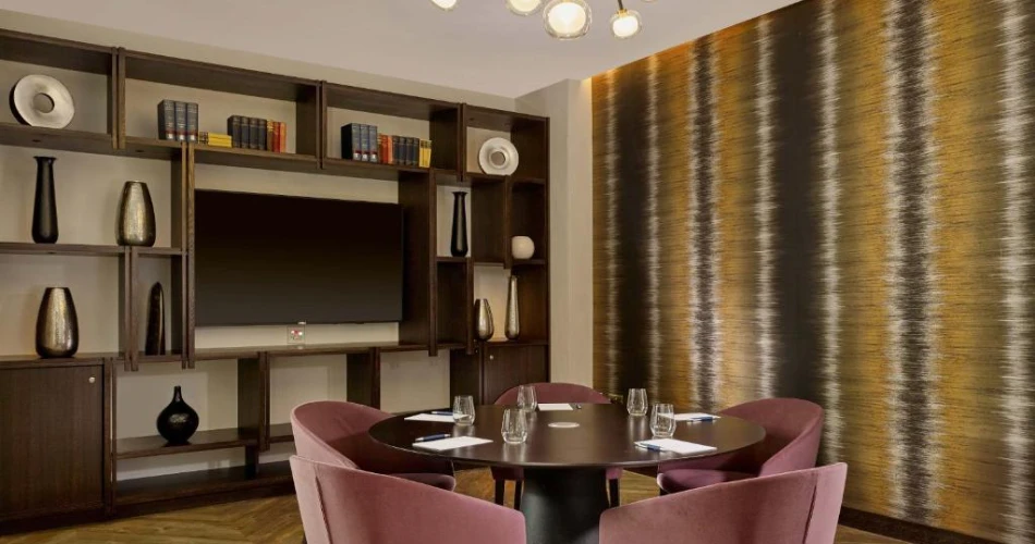Park and Unwind: Hotels Near Edinburgh Castle Offering Hassle-Free Parking