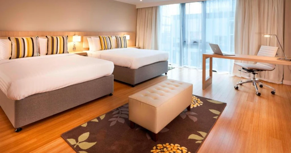 Park and Unwind: Hotels Near Edinburgh Castle Offering Hassle-Free Parking