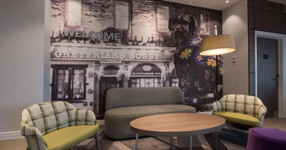 Park and Unwind: Hotels Near Edinburgh Castle Offering Hassle-Free Parking