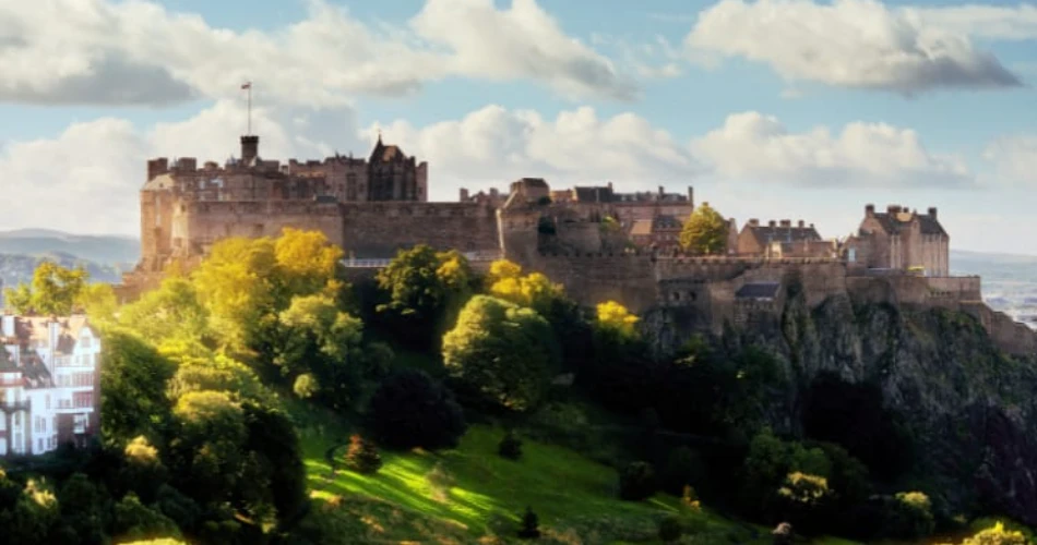 Park and Unwind: Hotels Near Edinburgh Castle Offering Hassle-Free Parking