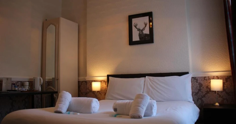 Castle Dreams on Any Budget: Luxury Hotels with Breathtaking Views and Affordable Stays Within Walking Distance of Edinburgh Castle