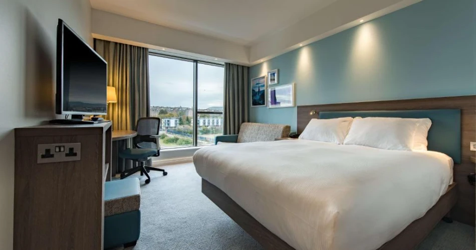 Castle Dreams on Any Budget: Luxury Hotels with Breathtaking Views and Affordable Stays Within Walking Distance of Edinburgh Castle