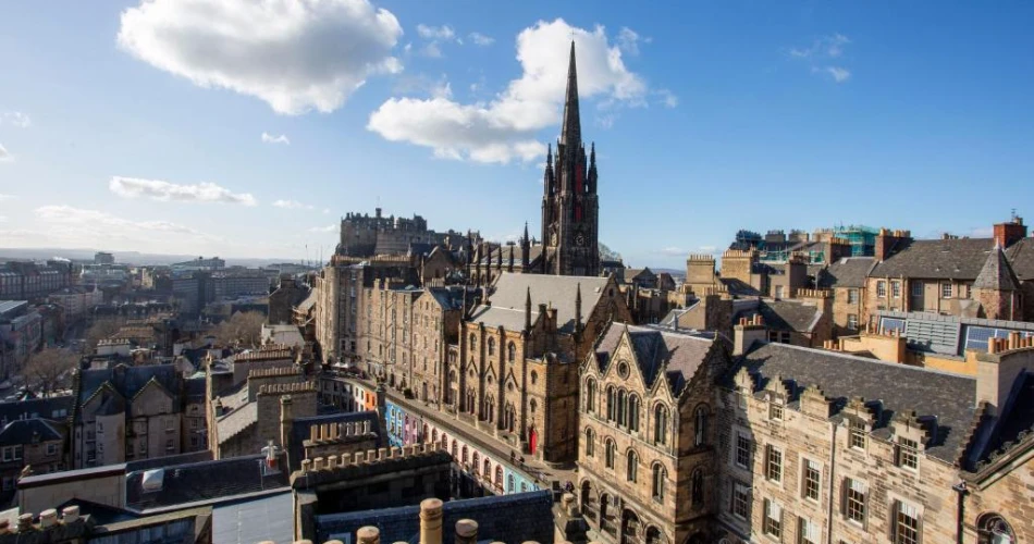 Castle Dreams on Any Budget: Luxury Hotels with Breathtaking Views and Affordable Stays Within Walking Distance of Edinburgh Castle