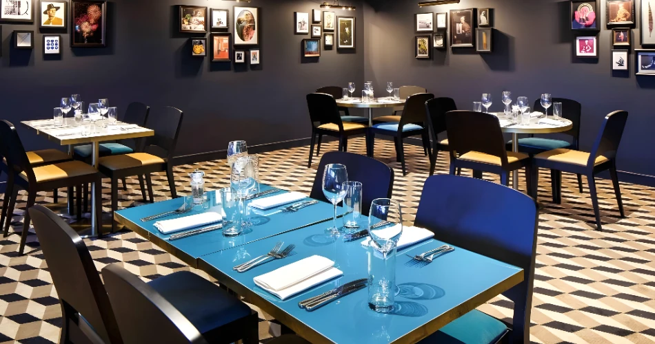 Luxury Stays Near Edinburgh Castle: Indulge in Style and History