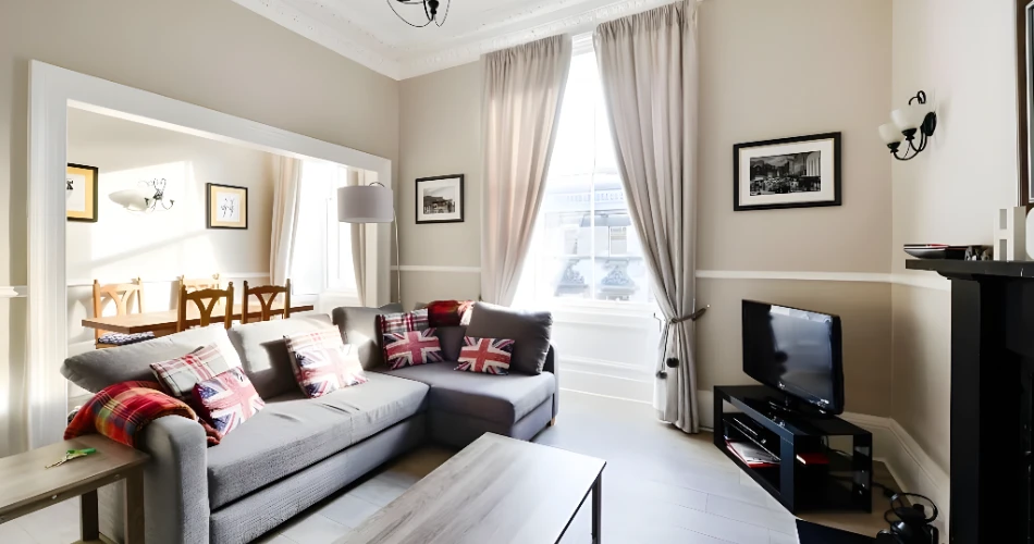 Perfect Stays: Hotels Near Edinburgh Castle With Secure Parking