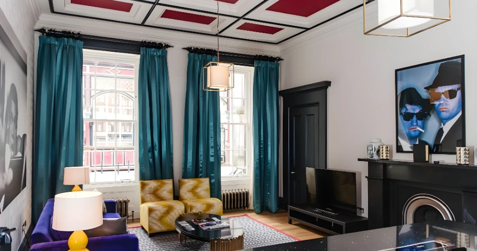 Romantic Escapes: Cozy Hotels Near Edinburgh Castle for Couples