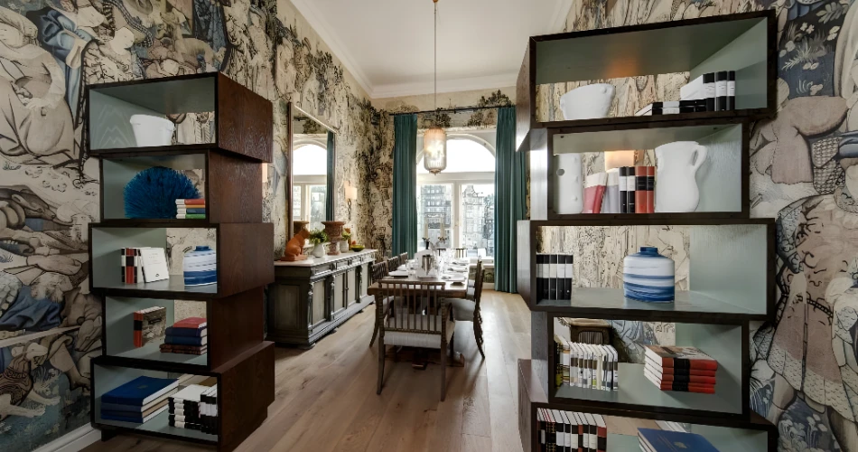 Romantic Escapes: Cozy Hotels Near Edinburgh Castle for Couples